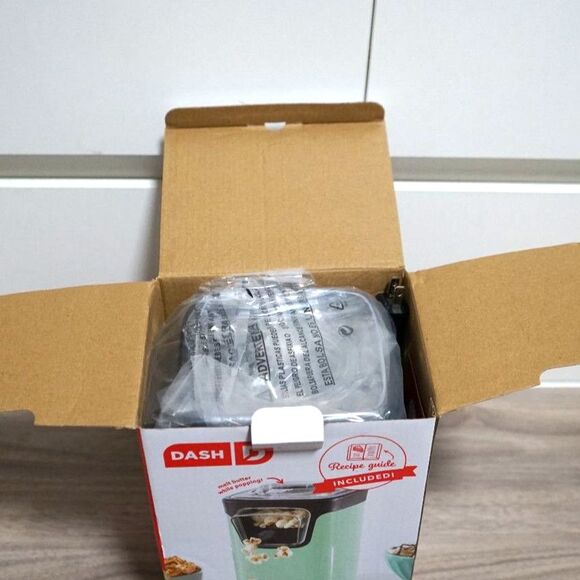 NEW! Dash Turbo Pop Popcorn Maker - Picture 5 of 7